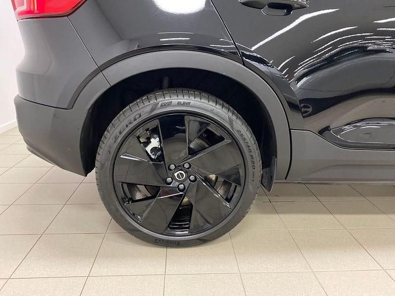Begagnad Volvo EX40 Ultra 188 kW (256 HK) 2024 Svart SUV