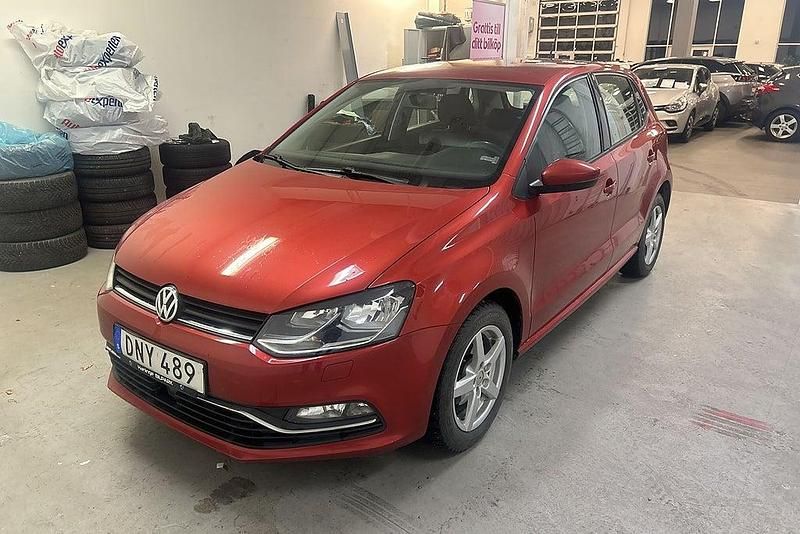 Röd Begagnad 2016 VW Polo Halvkombi | 89 995 kr (Marknadspris) - Bild 1/2