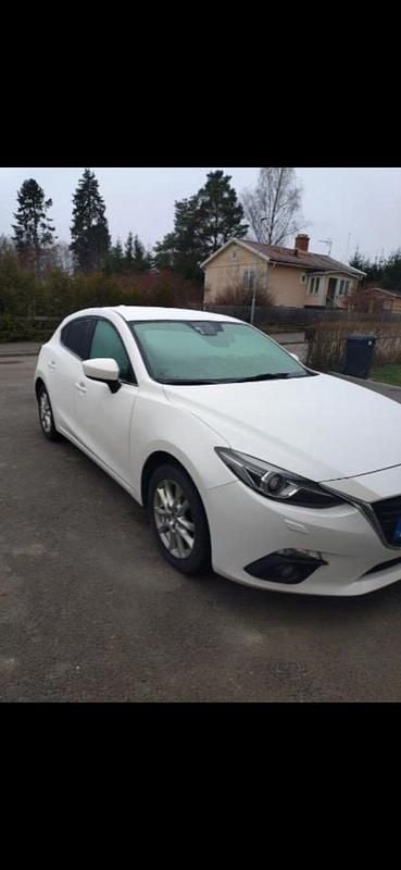 Begagnad 2015 Mazda 3 Inclusive Halvkombi | 89 000 kr (Superpris) - Bild 1/4