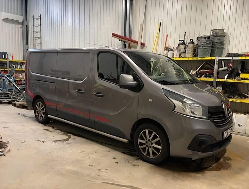 Begagnad 2017 Renault Trafic Minibuss | 70 000 kr (Bra pris) - Bild 1/4
