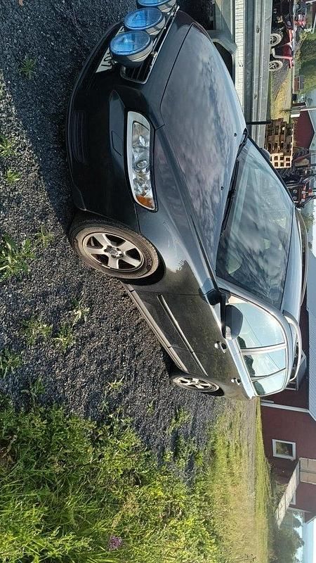 Grå Begagnad 2010 Volvo V50 Kinetic Kombi | 15 000 kr (Bra pris) - Bild 1/4