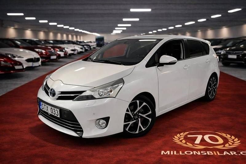 Vit Begagnad 2013 Toyota Verso Minibuss | 79 800 kr (Marknadspris) - Bild 1/4