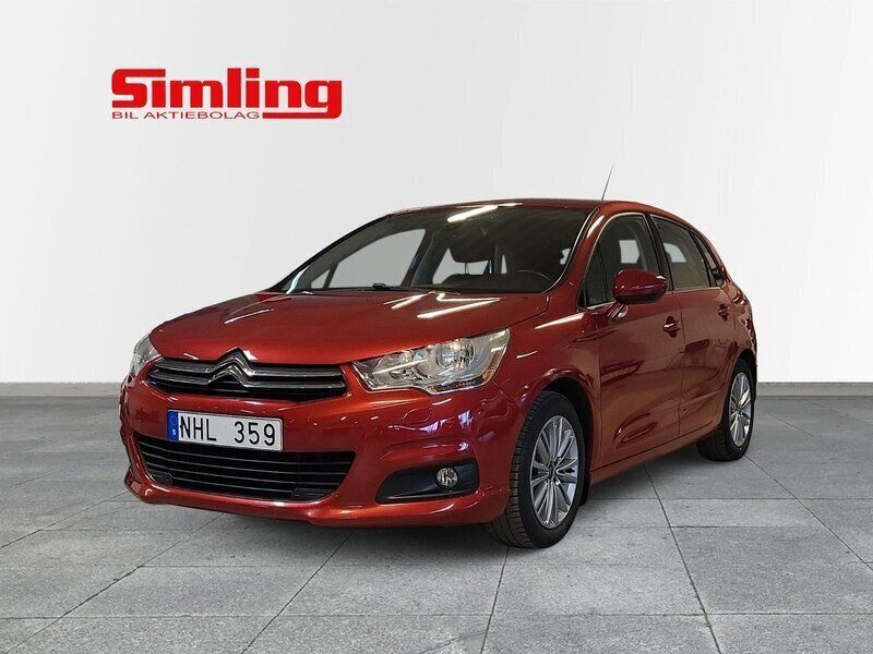 Röd Begagnad 2013 Citroën C4 Halvkombi | 84 900 kr (Marknadspris) - Bild 1/4