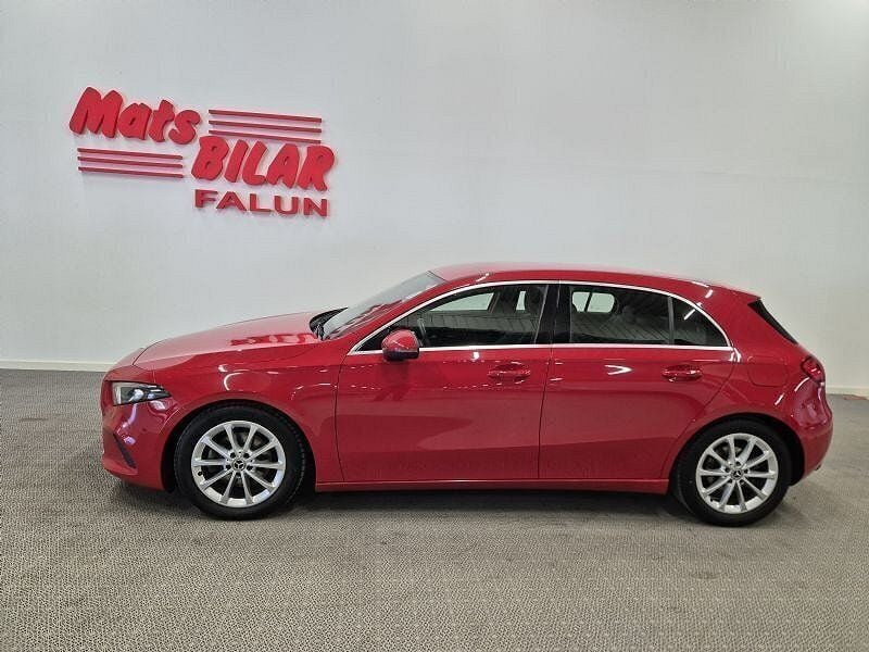 Röd Begagnad 2019 Mercedes A200 Halvkombi | 239 900 kr (Dyr) - Bild 1/4