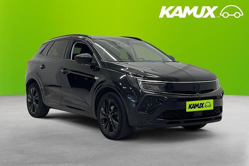 Svart Begagnad 2022 Opel Grandland X GS Line SUV | 229 700 kr (Marknadspris) - Bild 1/3