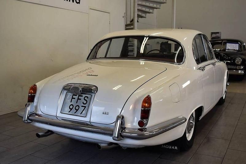 Begagnad Jaguar 420 178 HK (130 kW) 1968 Vit Sedan