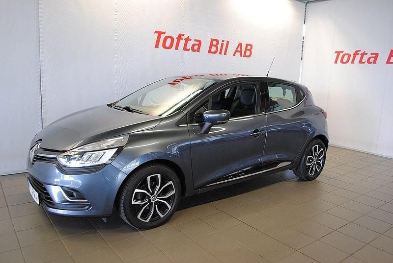 Grå Begagnad 2016 Renault Clio GrandTour Kombi | 94 000 kr (Marknadspris) - Bild 1/4
