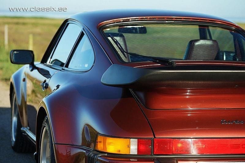Begagnad Porsche 911 Turbo 301 HK (221 kW) 1988 Röd Sportkupé
