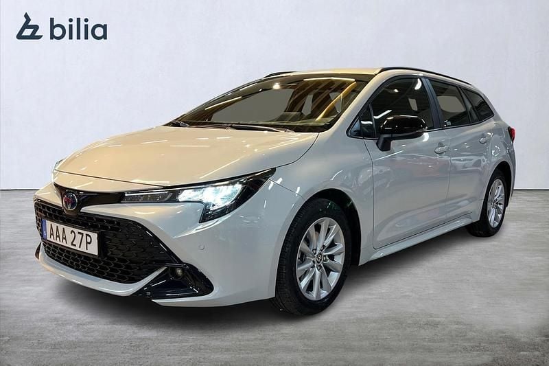 Grå Begagnad 2025 Toyota Corolla Kombi | 314 900 kr - Bild 1/4