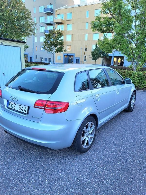 Begagnad 2010 Audi A3 Sportback Halvkombi | 59 000 kr (Marknadspris) - Bild 1/4