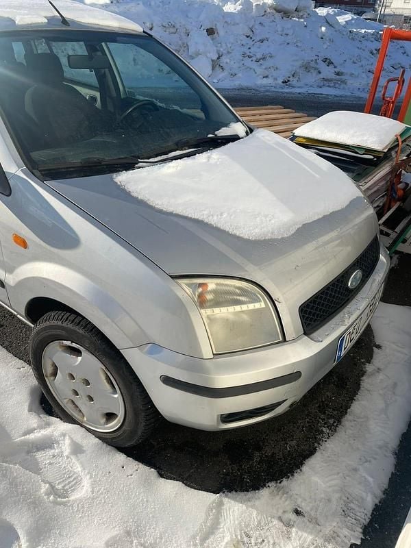 Begagnad Ford Fusion 80 HK (58 kW) 2005 Halvkombi