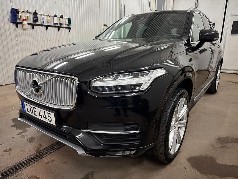Svart Begagnad 2015 Volvo XC90 Inscription SUV | 279 500 kr (Marknadspris) - Bild 1/4
