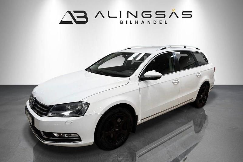 Vit Begagnad 2013 VW Passat Kombi | 64 900 kr (Marknadspris) - Bild 1/4