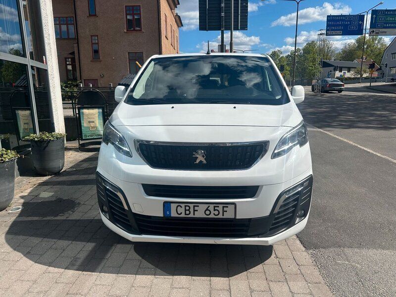 Begagnad Peugeot Traveller 180 HK (132 kW) 2019 Vit Minibuss