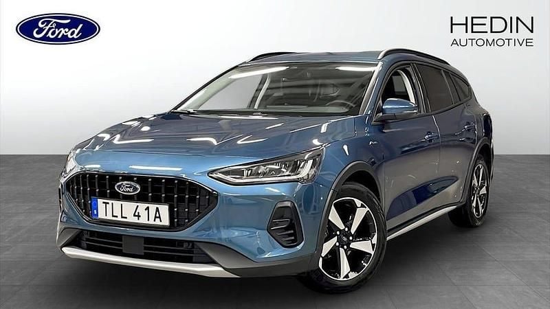 Blå Begagnad 2023 Ford Focus Active Kombi | 234 900 kr (Marknadspris) - Bild 1/4