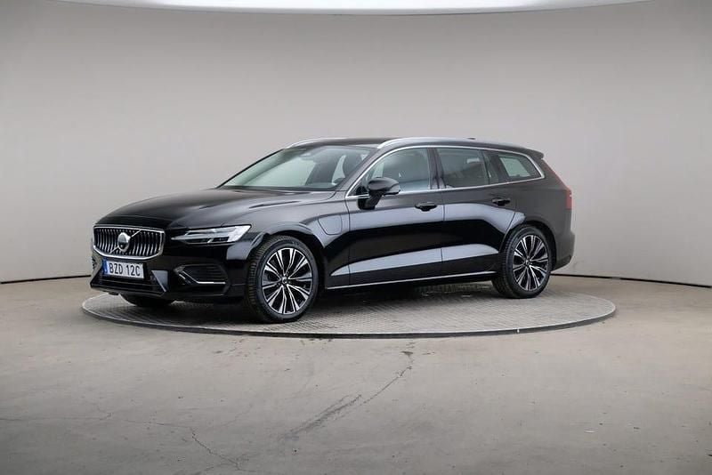 Black stone (solid) Begagnad 2023 Volvo V60 Core Kombi | 395 000 kr (Marknadspris) - Bild 1/4