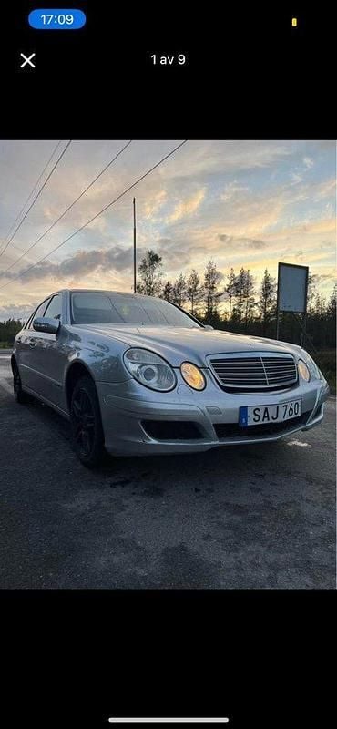 Grå Begagnad 2003 Mercedes E200 Sedan | 26 000 kr (Marknadspris) - Bild 1/4