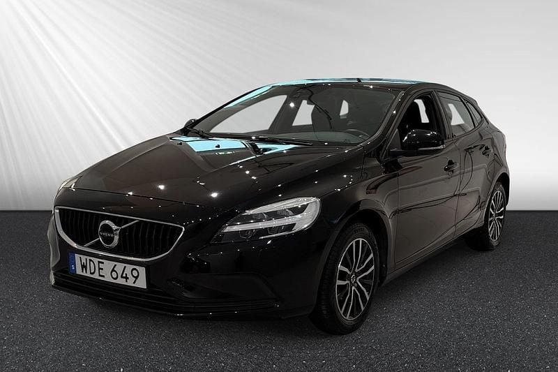 Begagnad Volvo V40 Business Edition 154 HK (113 kW) 2018 Svart Halvkombi