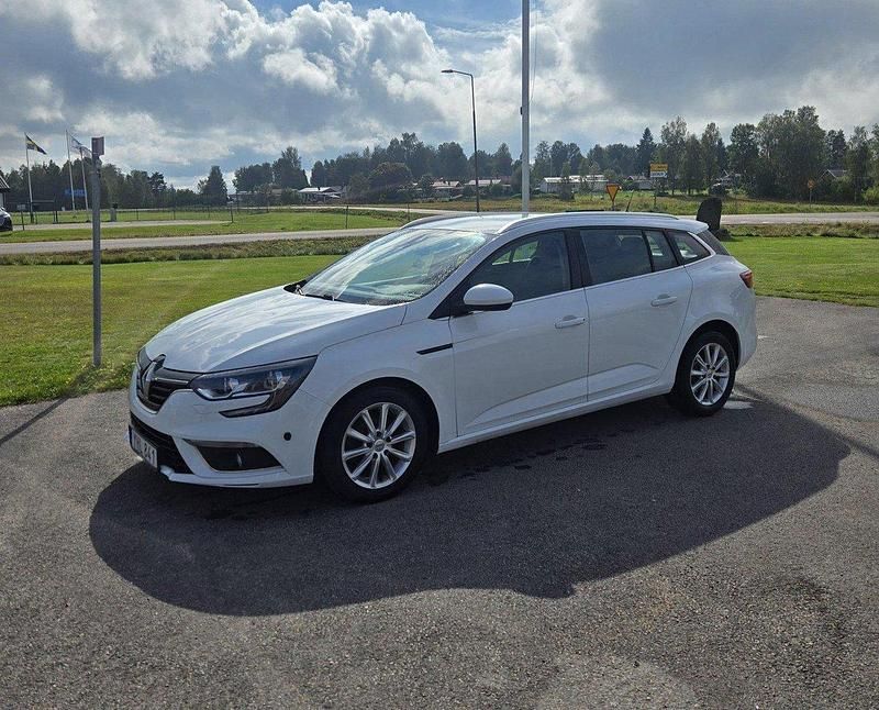 Vit Begagnad 2017 Renault Mégane GrandTour Kombi | 85 000 kr (Marknadspris) - Bild 1/4