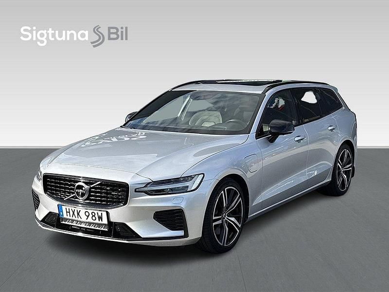 Silver Begagnad 2020 Volvo V60 R-Design Kombi | 389 900 kr (Marknadspris) - Bild 1/3