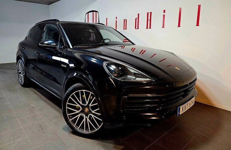Svart Begagnad 2019 Porsche Cayenne SUV | 589 900 kr (Marknadspris) - Bild 1/4