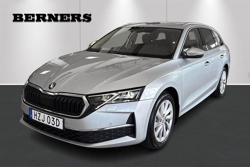 Silver Begagnad 2025 Skoda Octavia Selection Kombi | 329 800 kr (Marknadspris) - Bild 1/4
