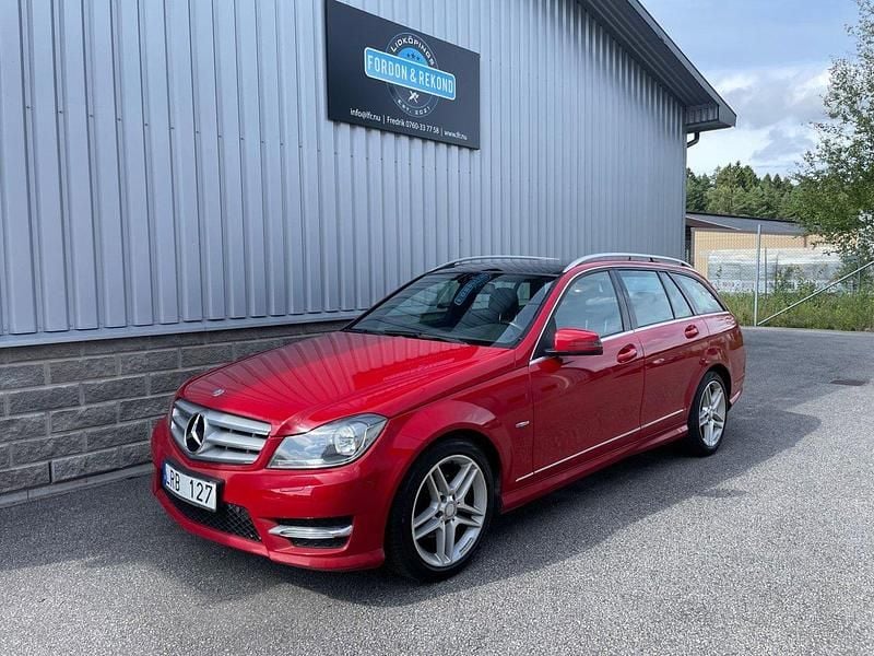 Ljusröd (röd) Begagnad 2012 Mercedes C220 Avantgarde Kombi | 79 900 kr (Marknadspris) - Bild 1/4