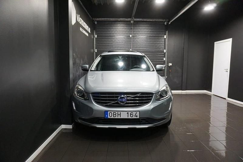 Begagnad Volvo XC60 Momentum 163 HK (119 kW) 2013 Silver SUV
