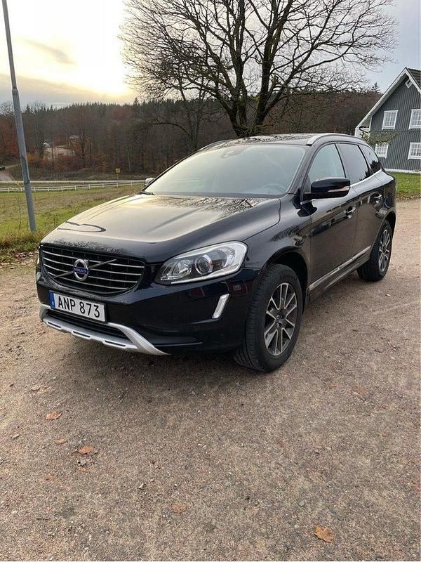 Svart Begagnad 2015 Volvo XC60 Summum SUV | 165 000 kr (Marknadspris) - Bild 1/4