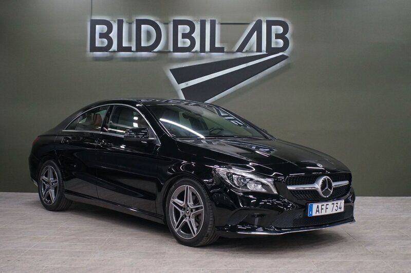Svart Begagnad 2018 Mercedes CLA220 Sedan | 259 900 kr - Bild 1/4