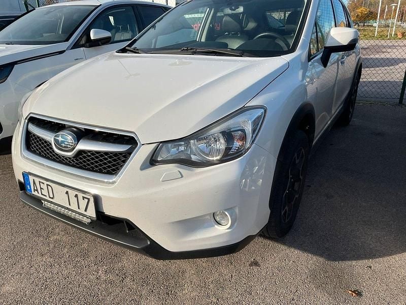 Vit (vit metallic) Begagnad 2011 Subaru XV SUV | 99 000 kr (Marknadspris) - Bild 1/2