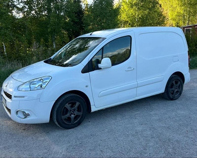 Begagnad 2014 Peugeot Partner Minibuss | 45 000 kr (Marknadspris) - Bild 1/4