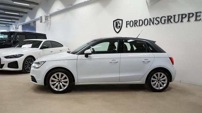 Begagnad Audi A1 Sportback Sport 86 HK (63 kW) 2013 Vit Halvkombi