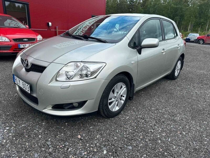 Silver Begagnad 2008 Toyota Auris Halvkombi | 49 500 kr (Marknadspris) - Bild 1/4