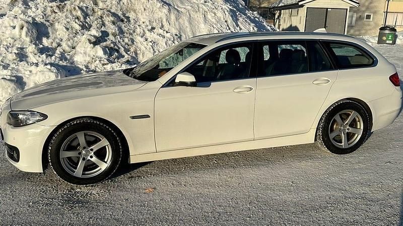 Begagnad BMW 520 190 HK (139 kW) 2015 Vit Kombi