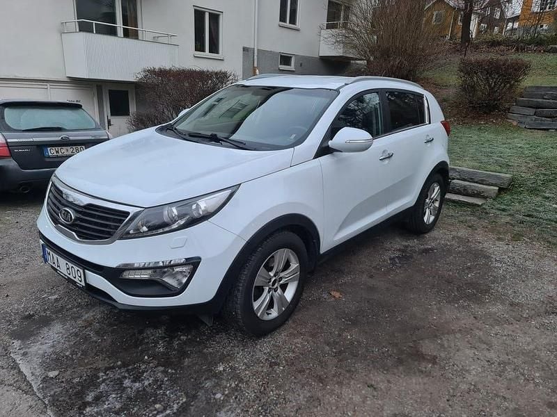 Vit Begagnad 2011 Kia Sportage EX SUV | 72 900 kr (Marknadspris) - Bild 1/4