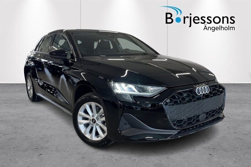 Ny 2025 Audi A3 Sportback Proline Halvkombi | 305 000 kr (Bra pris) - Bild 1/4