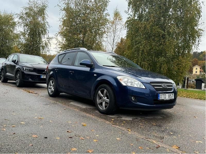 Blå Begagnad 2009 Kia Ceed Sportswagon 4 Kombi | 69 900 kr (Bra pris) - Bild 1/4