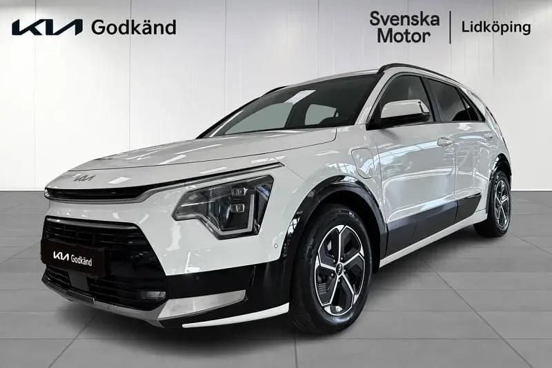 Vit Begagnad 2023 Kia Niro Advance SUV | 379 200 kr (Lite dyr) - Bild 1/4