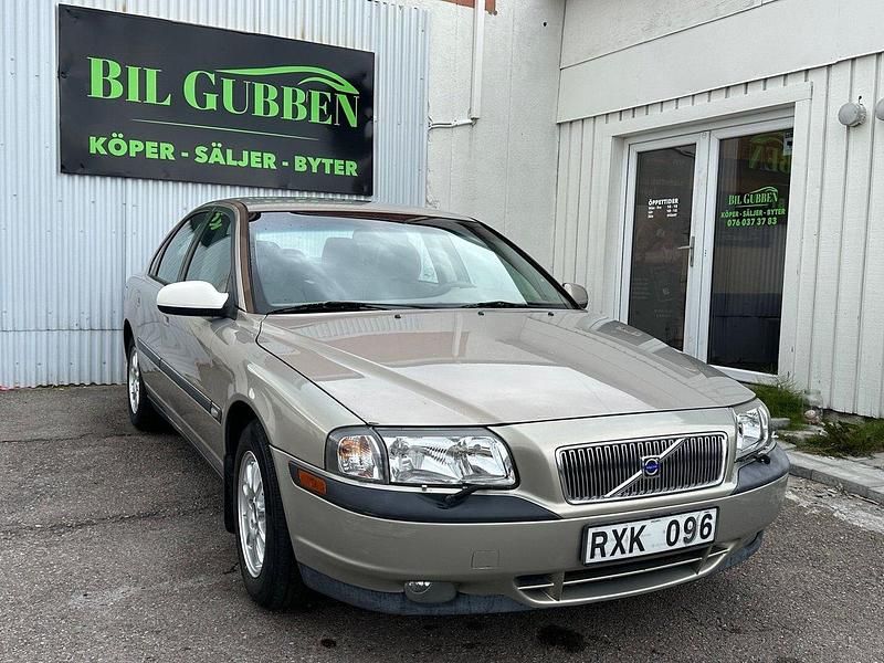 Ljusbrun (brun) Begagnad 2001 Volvo S80 Sedan | 19 999 kr (Marknadspris) - Bild 1/4