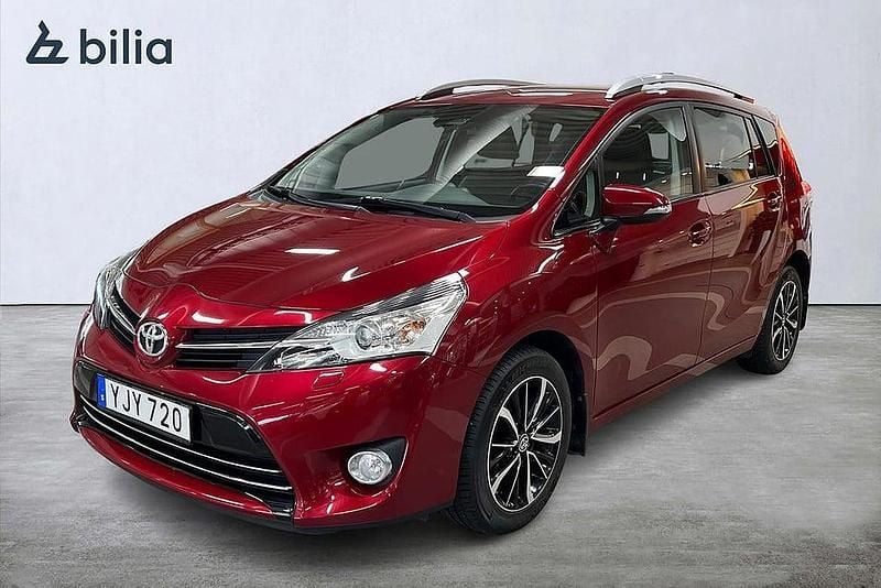 Begagnad Toyota Verso 148 HK (108 kW) 2016 Röd Minibuss