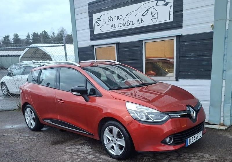 Röd Begagnad 2013 Renault Clio GrandTour Kombi | 64 900 kr (Marknadspris) - Bild 1/4