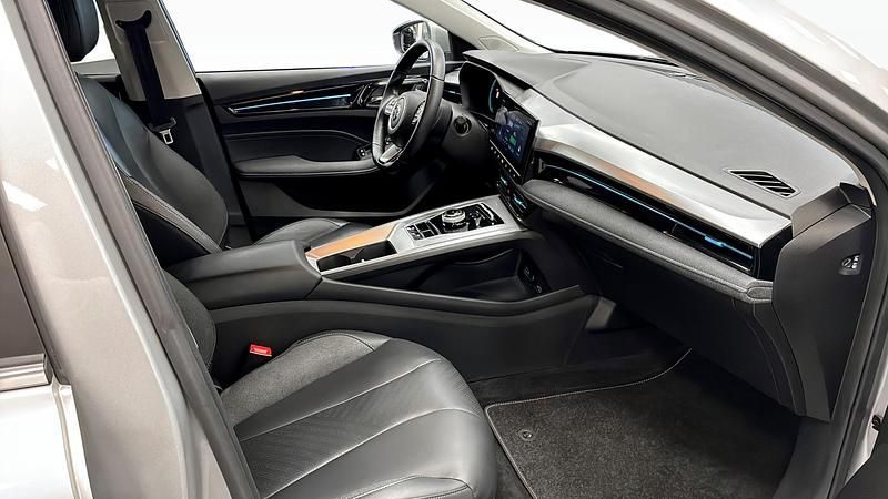 Begagnad MG MG5 EV Luxury 114 kW (156 HK) 2022 Grå (grey) Kombi