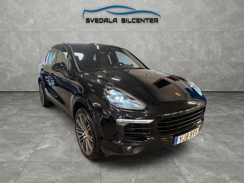 Svart Begagnad 2016 Porsche Cayenne Sport SUV | 339 900 kr - Bild 1/4