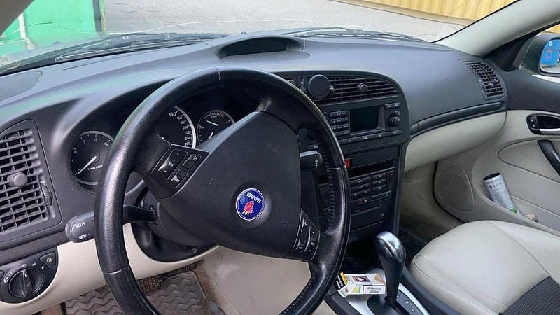 Grå Begagnad 2003 Saab 9-3 Vector Sedan | 25 000 kr - Bild 1/4