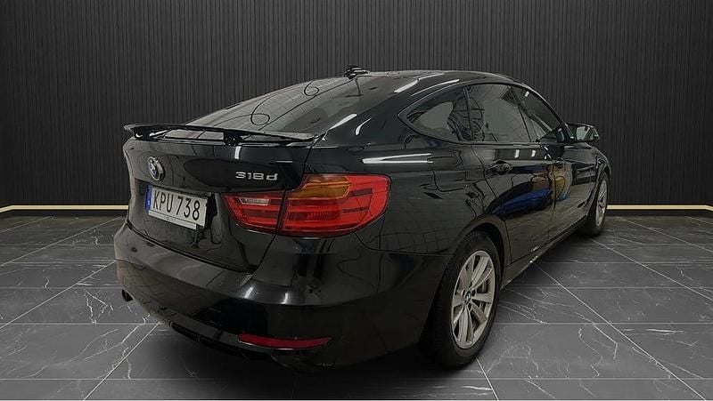 Begagnad BMW 318 Gran Turismo 143 HK (105 kW) 2014 Svart Halvkombi