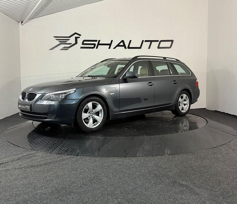 Grå Begagnad 2010 BMW 520 Kombi | 72 900 kr (Bra pris) - Bild 1/4