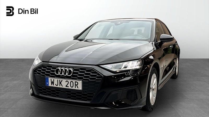 Svart Begagnad 2022 Audi A3 Sportback Proline Halvkombi | 254 000 kr (Marknadspris) - Bild 1/4