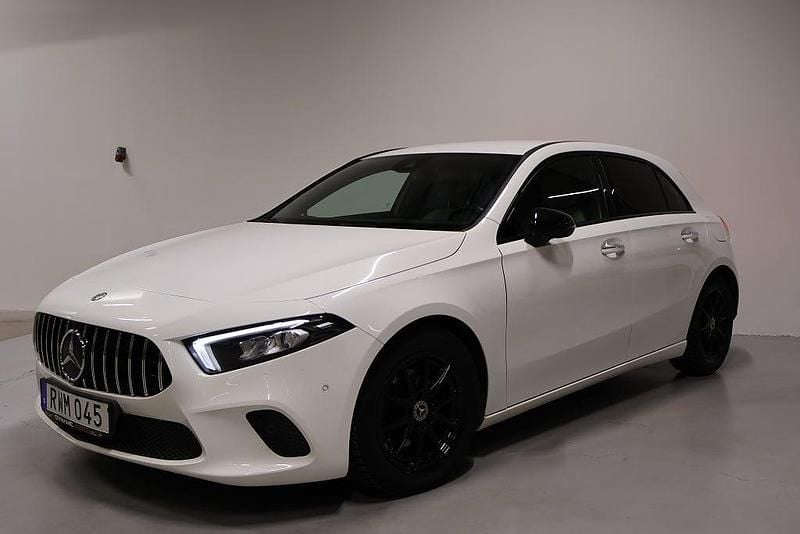Begagnad Mercedes A180 116 HK (85 kW) 2018 Vit Halvkombi