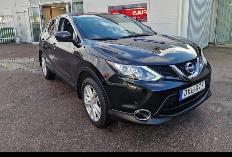 Svart Begagnad 2017 Nissan Qashqai SUV | 158 000 kr (Marknadspris) - Bild 1/4